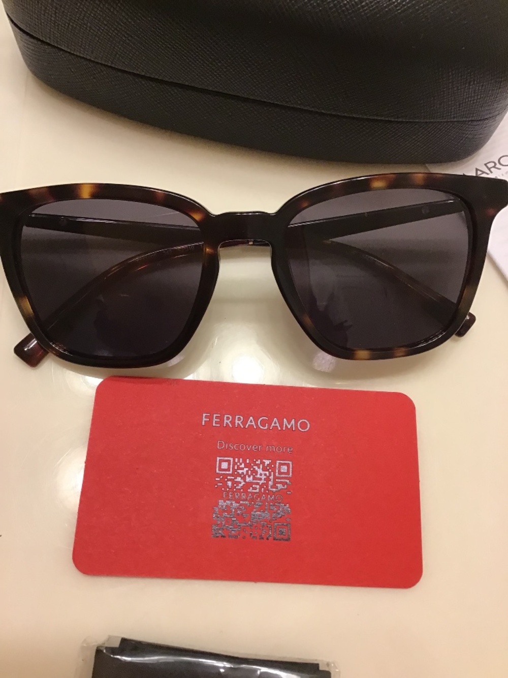 FERRAGAMO GREY SQUARE MEN’S SUNGLASSES